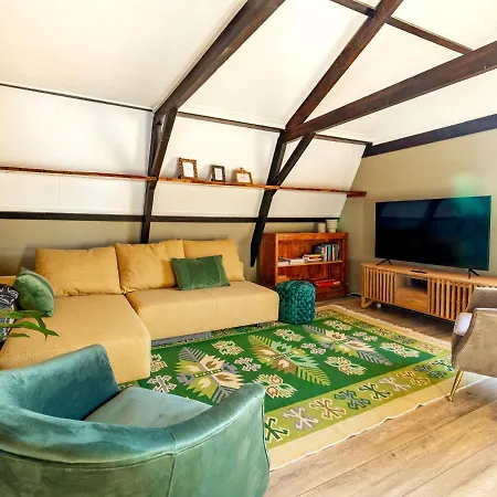 Semesterbostad Cosy Holiday Flat 'bolle Bet' Near Beach Tuitjenhorn